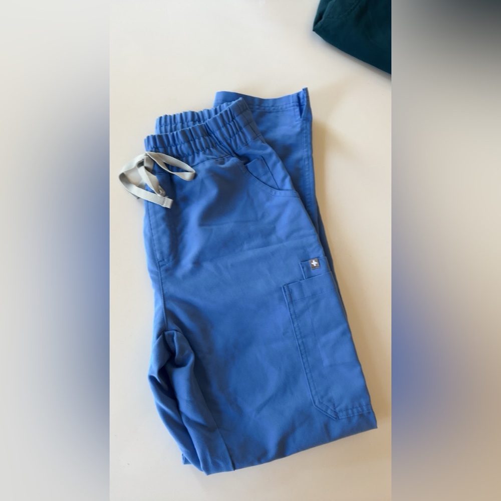 Figs Yola Skinny Scrub Pant in Ceil size XS
